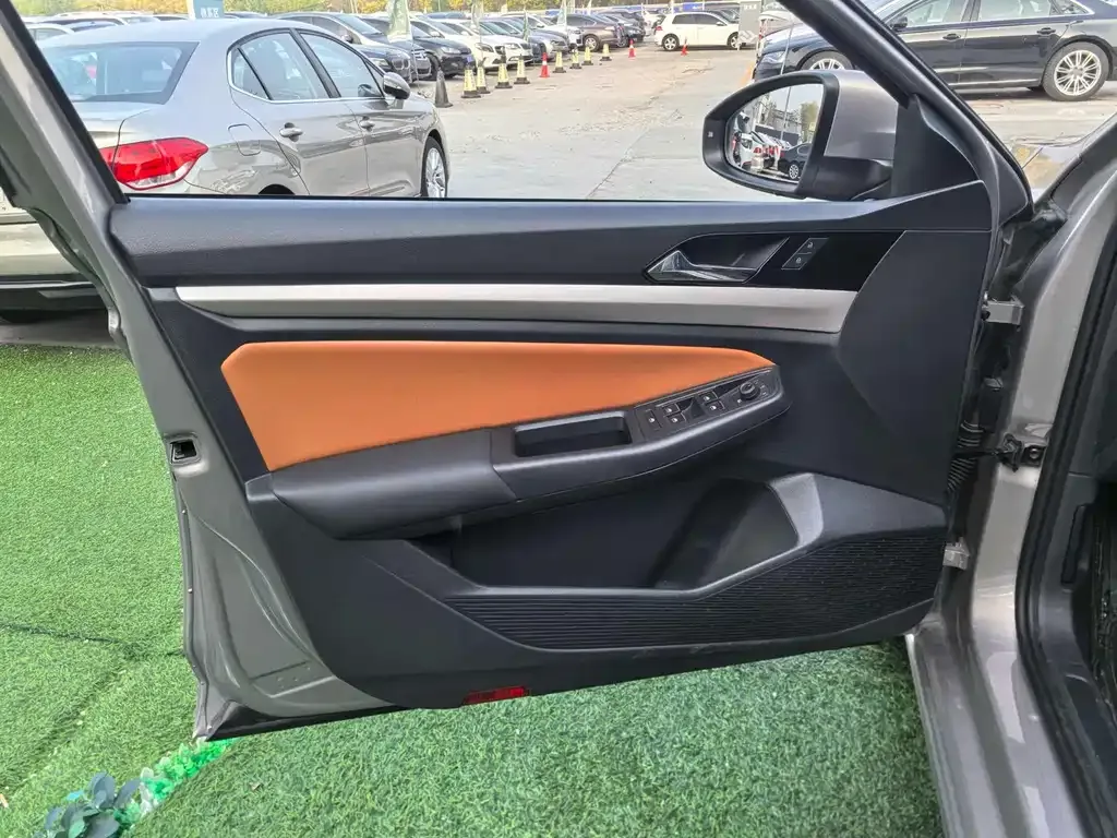 Volkswagen Bora 2023 из CN, фото 6