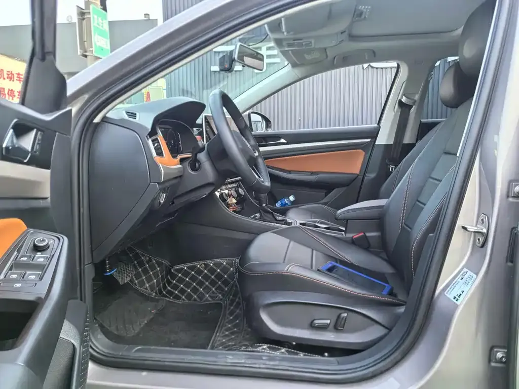 Volkswagen Bora 2023 из CN, фото 4