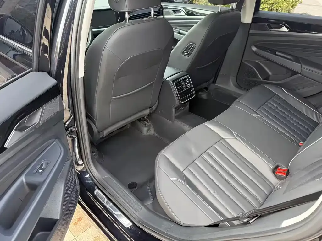 Volkswagen Passat — фото 8