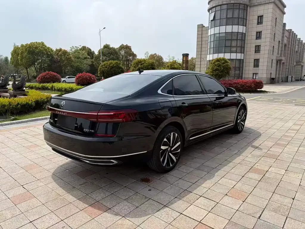 Volkswagen Passat — фото 6