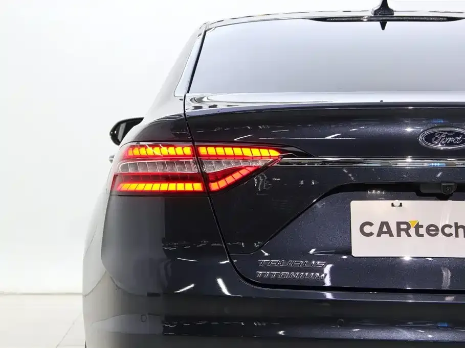Ford Taurus 2021 из CN, фото 5