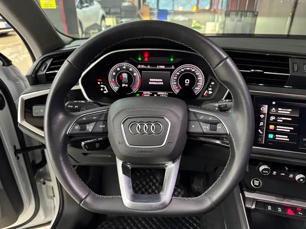 Audi Q3 — фото 5