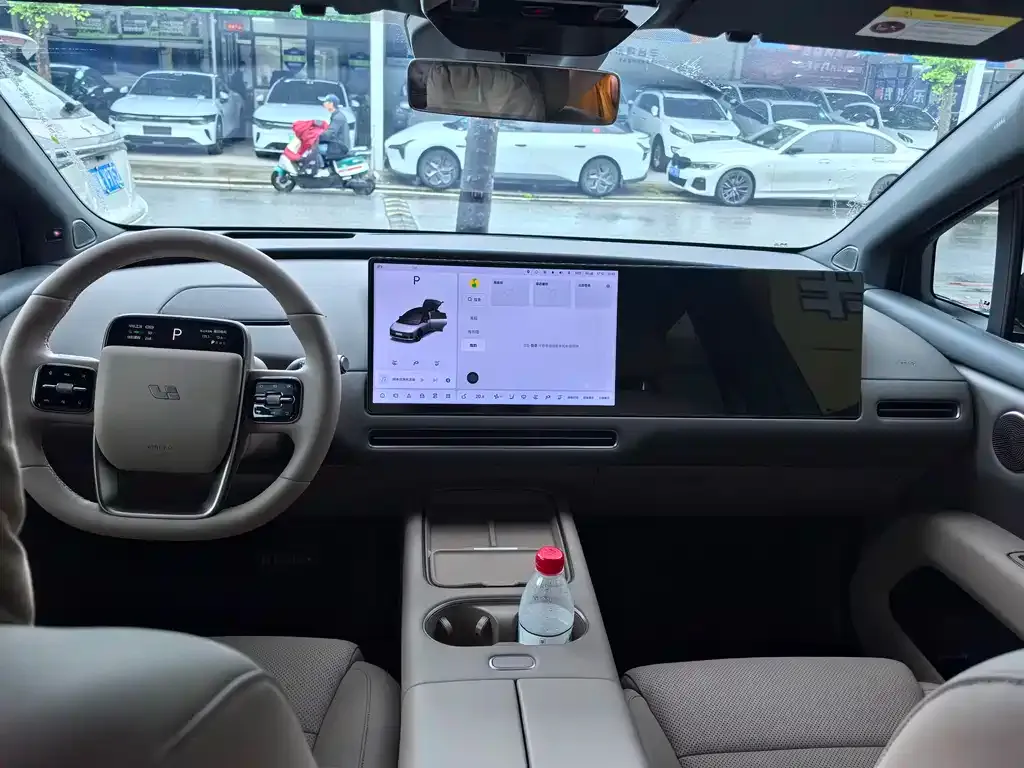 Li Auto i6 — фото 3
