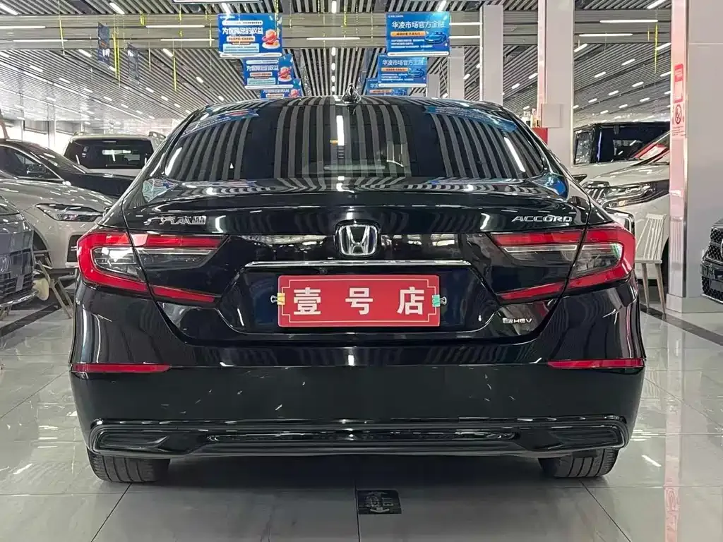 Honda Accord — фото 8