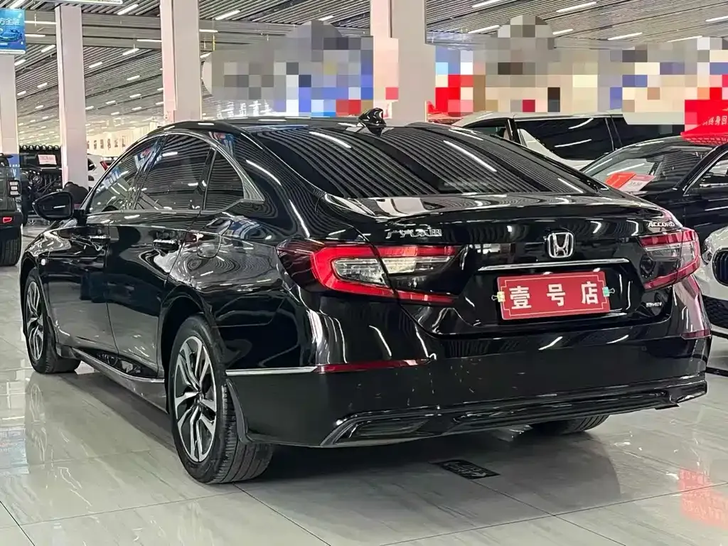 Honda Accord — фото 10