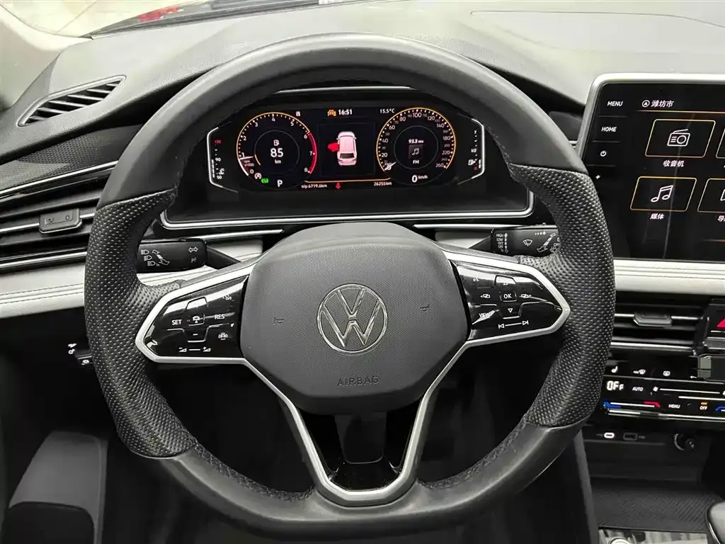 Volkswagen Tiguan L — фото 9