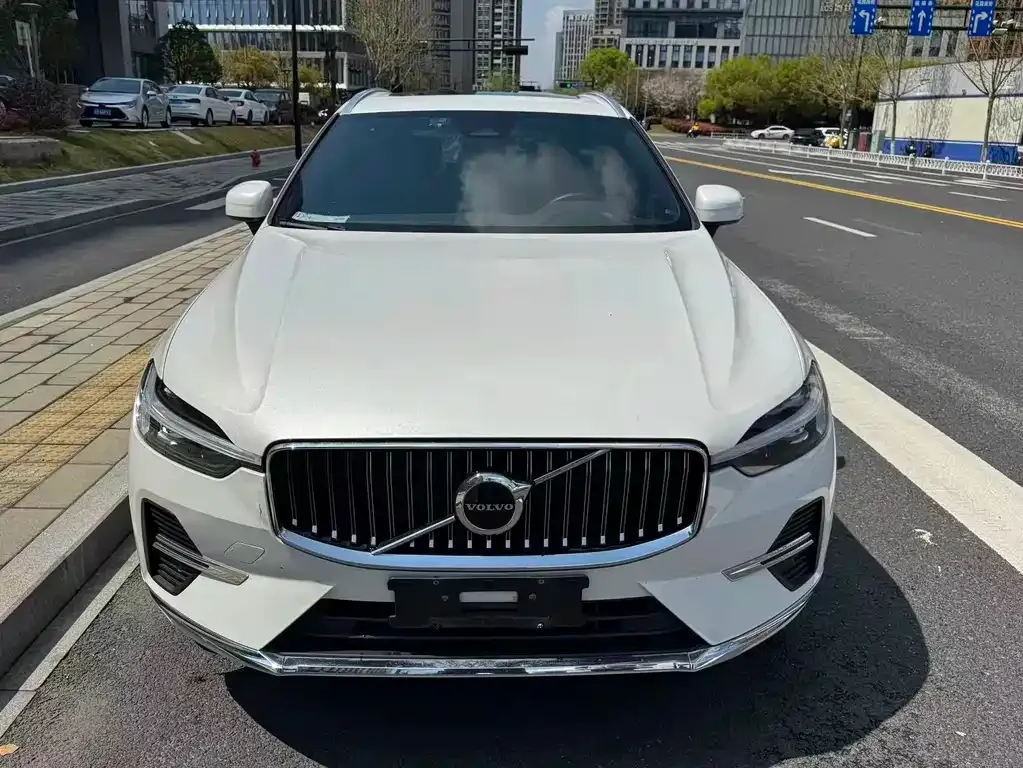 Volvo XC60 — фото 3