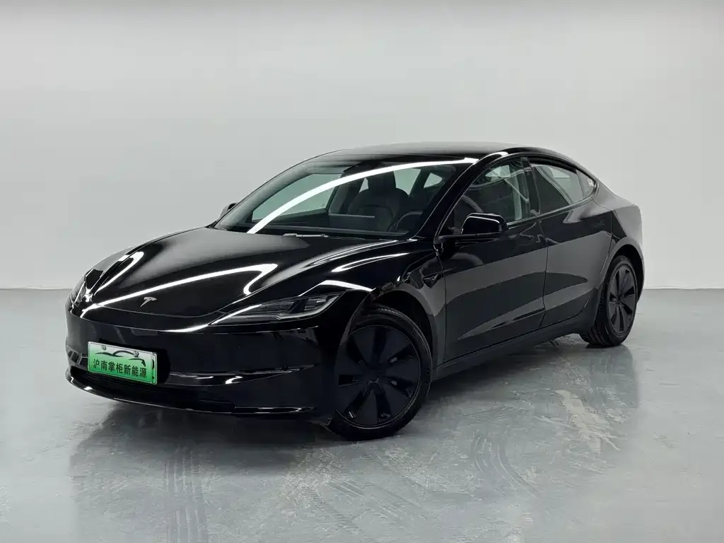Tesla Model 3 — фото 1