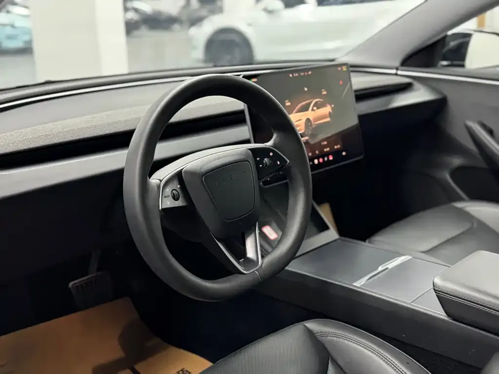Tesla Model 3 — фото 2