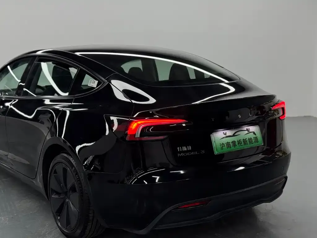 Tesla Model 3 — фото 3