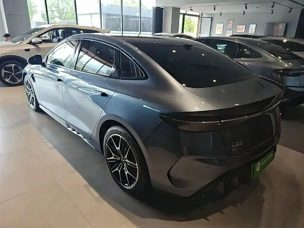 BYD Seal — фото 5