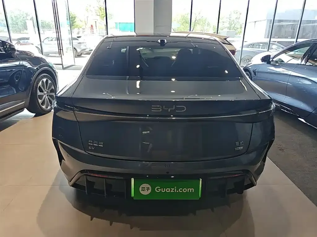 BYD Seal — фото 8
