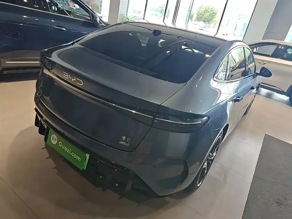 BYD Seal — фото 10