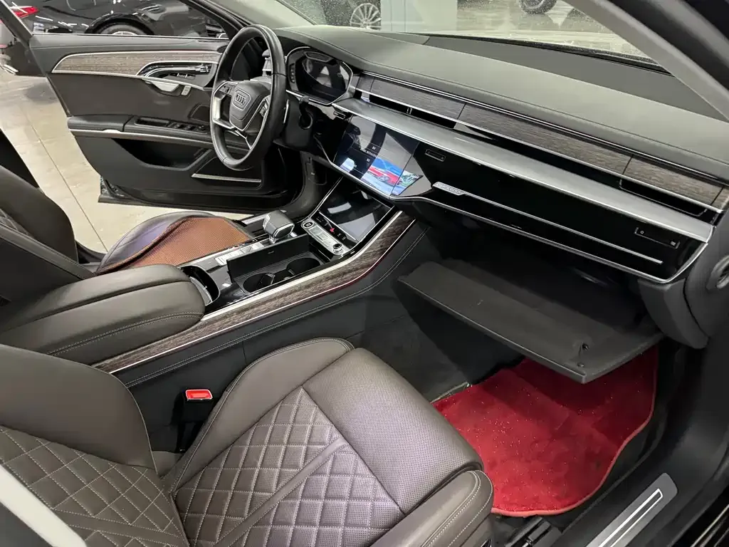 Audi A8 — фото 10