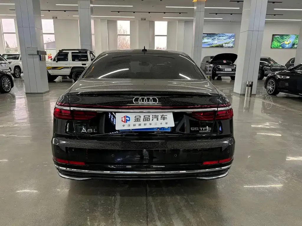 Audi A8 — фото 4