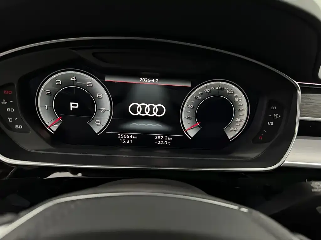 Audi A8 — фото 2