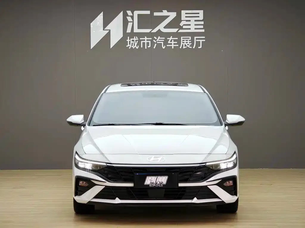 Hyundai Elantra — фото 3