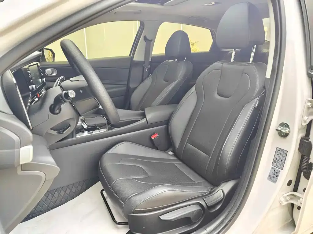 Hyundai Elantra — фото 10