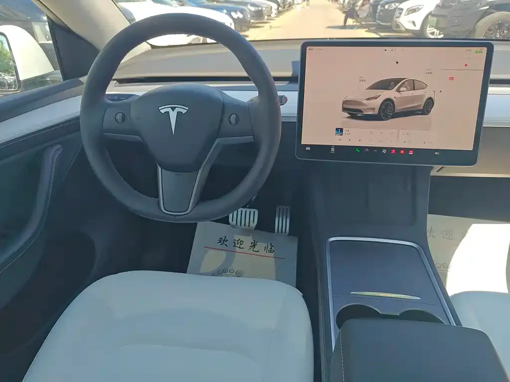 Tesla Model Y — фото 3