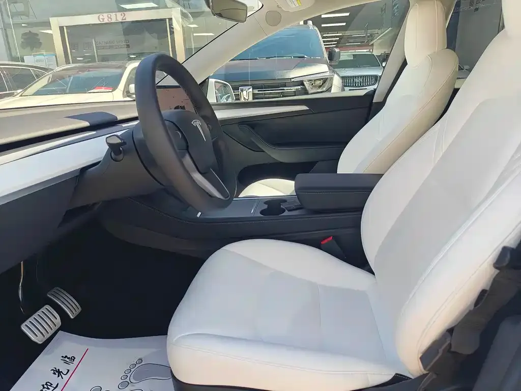Tesla Model Y — фото 5