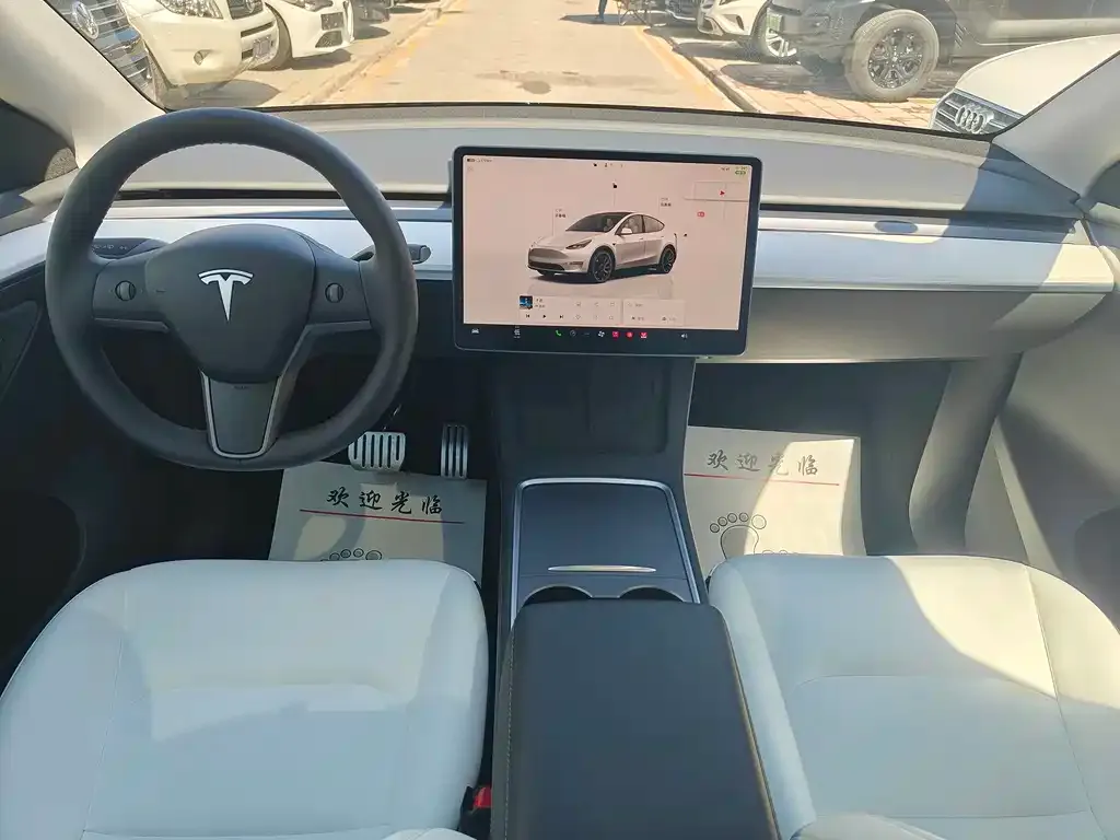 Tesla Model Y — фото 7