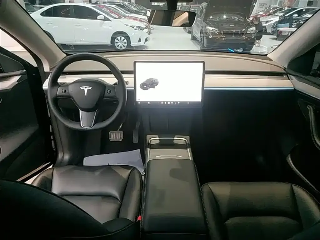 Tesla Model Y — фото 7
