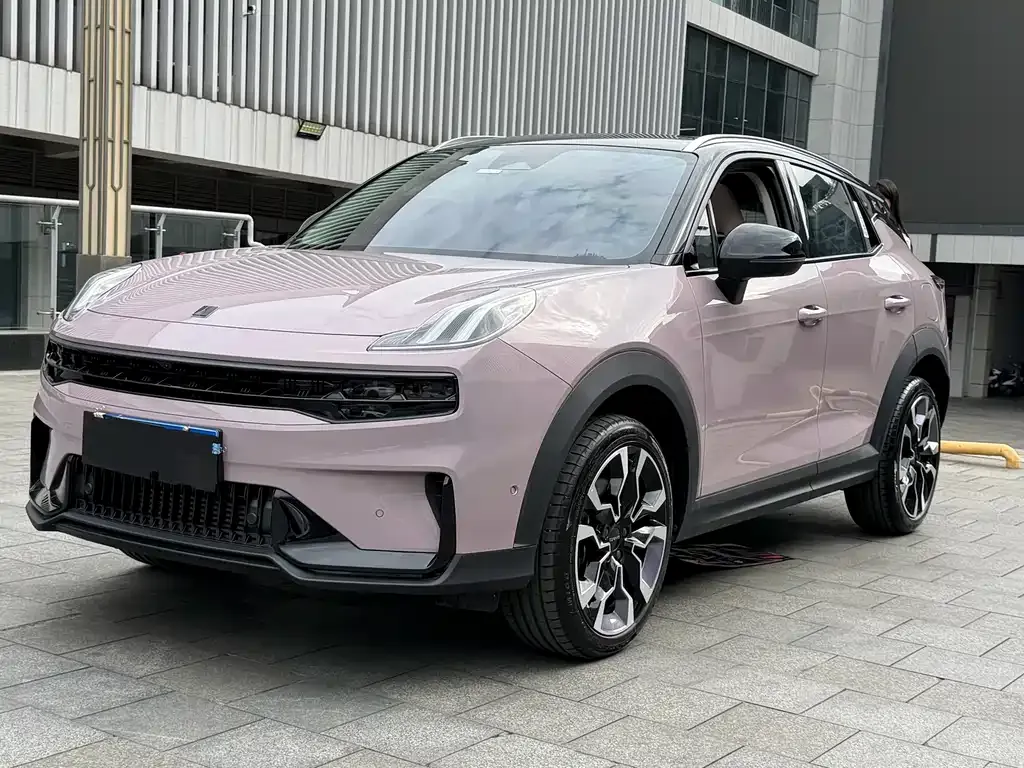 Lynk & Co 06