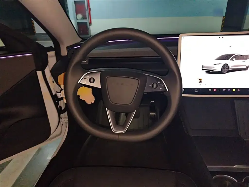 Tesla Model 3 — фото 3