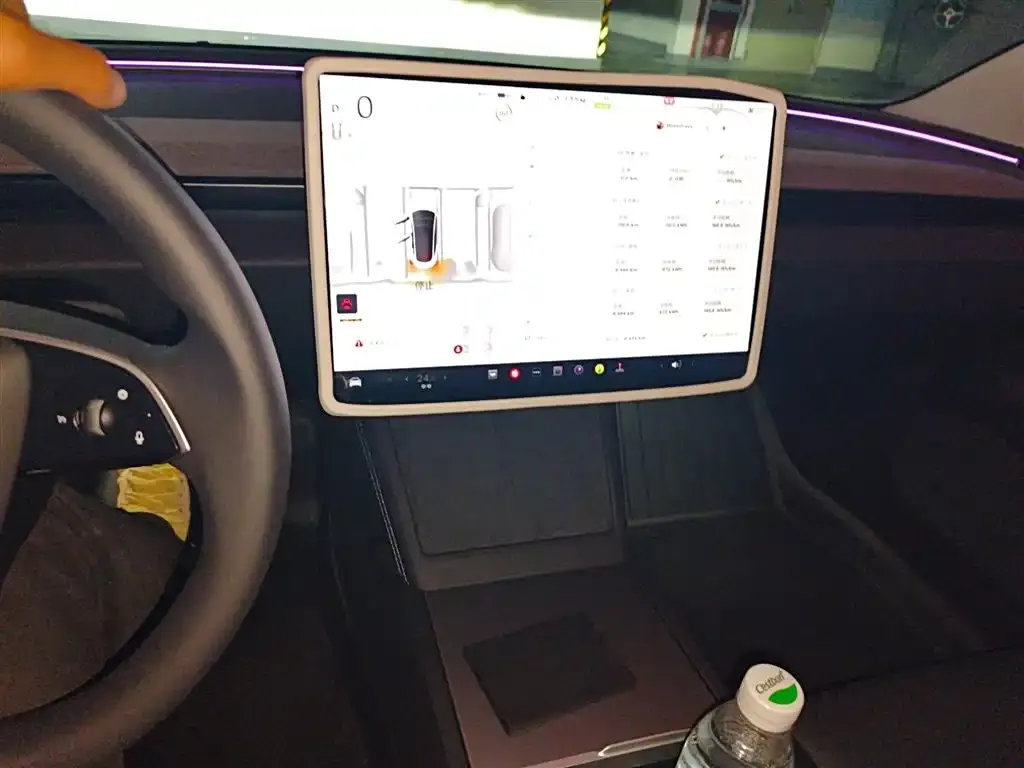 Tesla Model 3 — фото 7