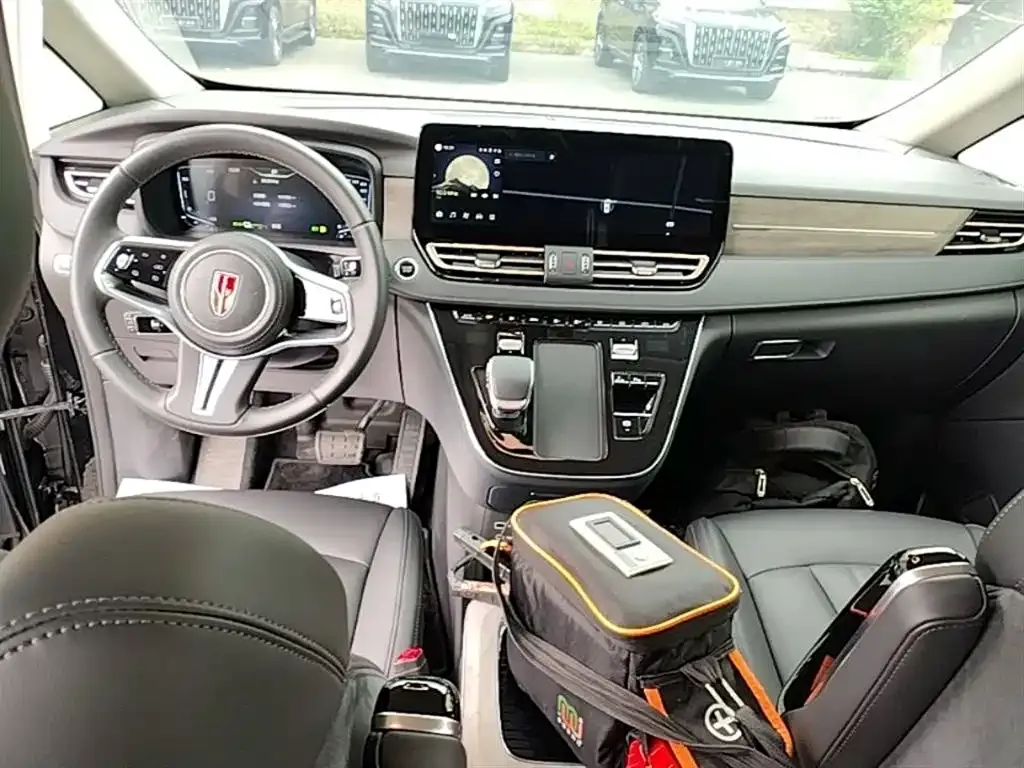 Hongqi HQ9 PHEV 2024 из CN, фото 3