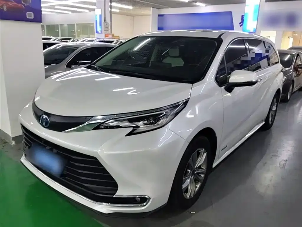 Toyota Sienna 2023 из CN, фото 3