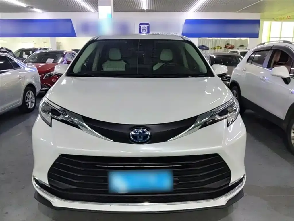 Toyota Sienna 2023 из CN, фото 6