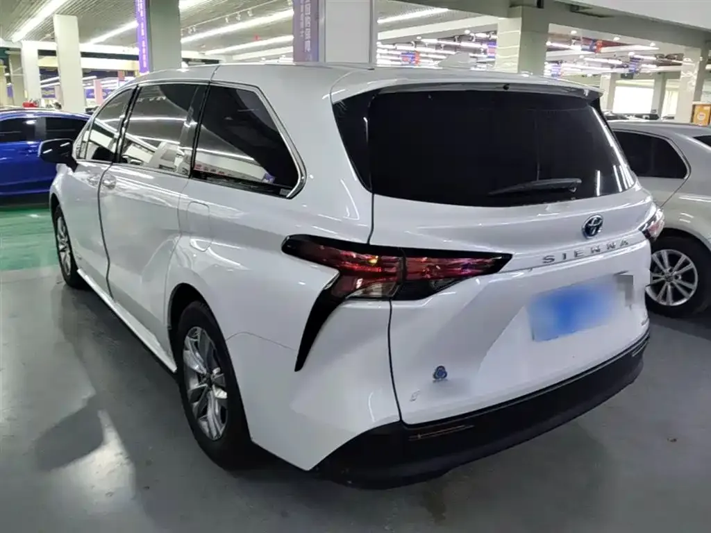Toyota Sienna 2023 из CN, фото 8