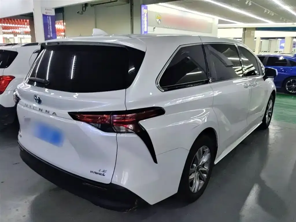 Toyota Sienna 2023 из CN, фото 10