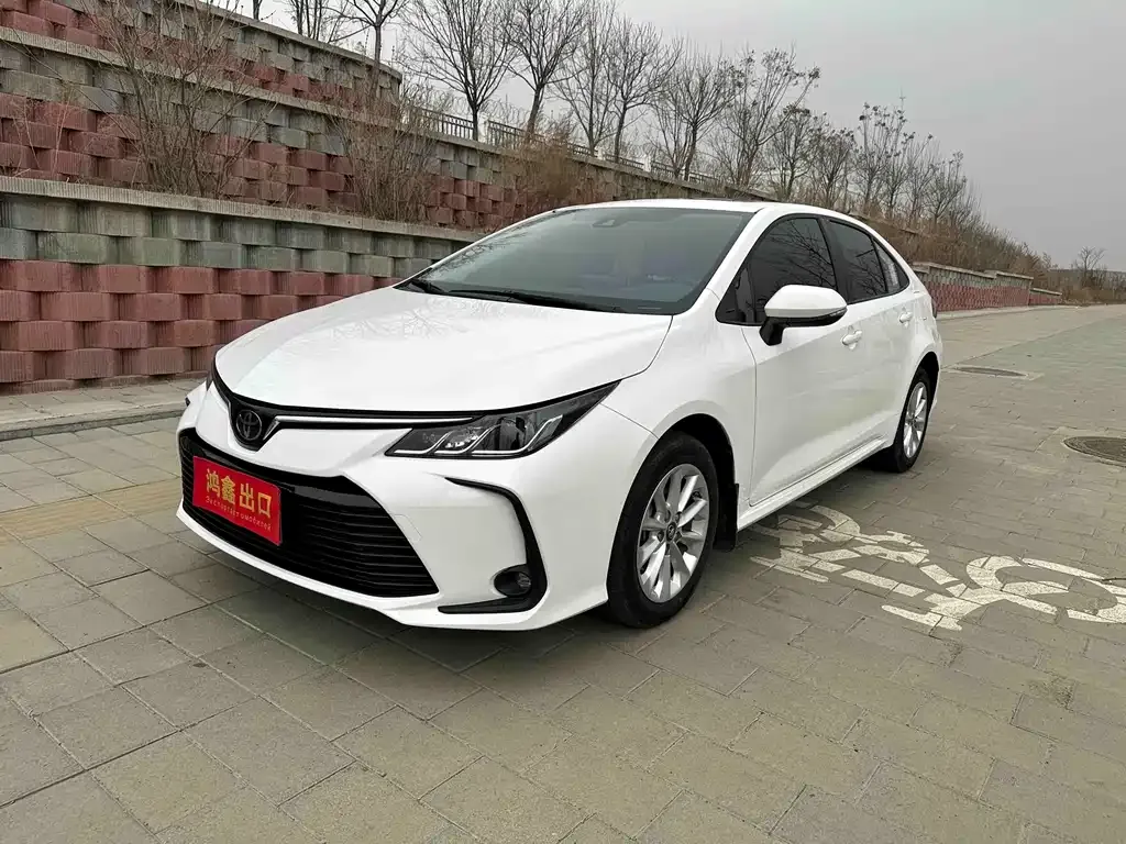 Toyota Corolla — фото 1