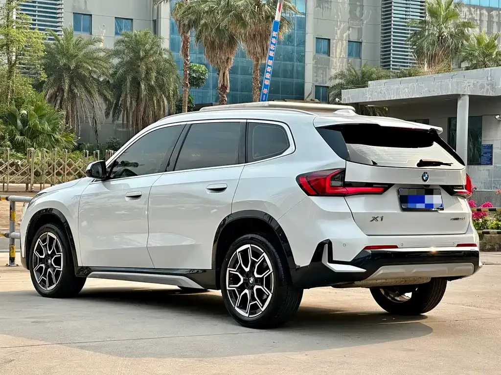 BMW X1 — фото 9