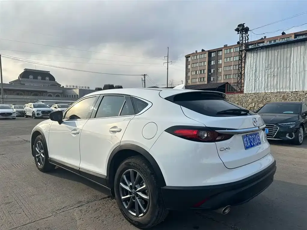Mazda CX-4 — фото 10