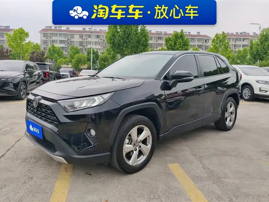 Toyota RAV4 — фото 1