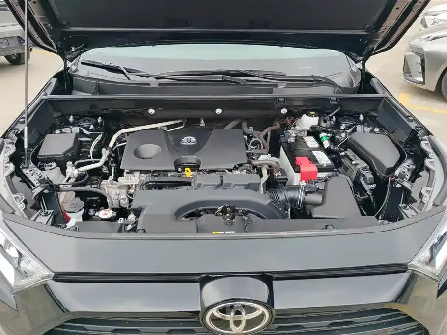 Toyota RAV4 — фото 3