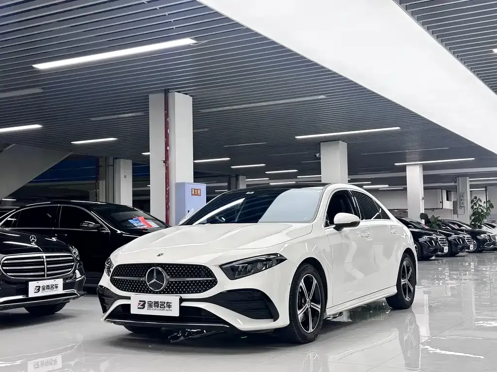 Mercedes-Benz A-Class — фото 1