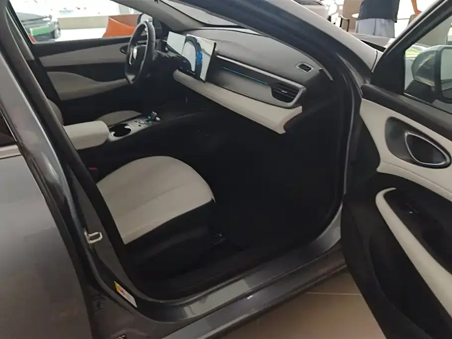 BYD Seal 05 DM-i — фото 10