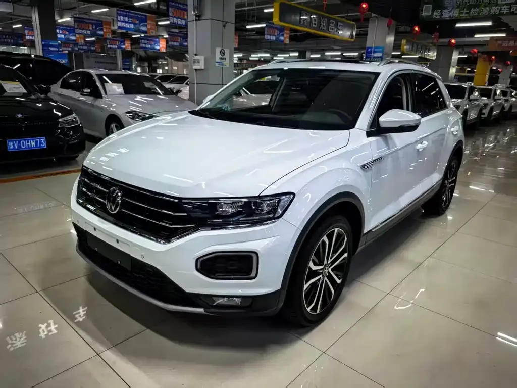 Volkswagen T-Roc — фото 1