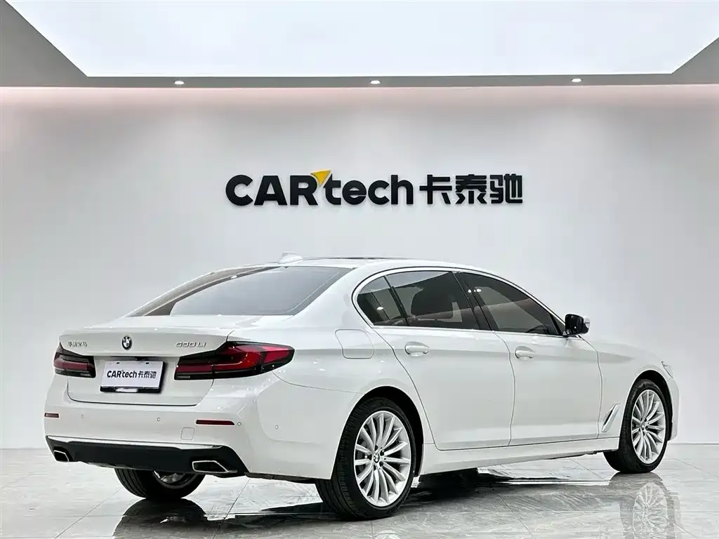 BMW 5 Series — фото 7