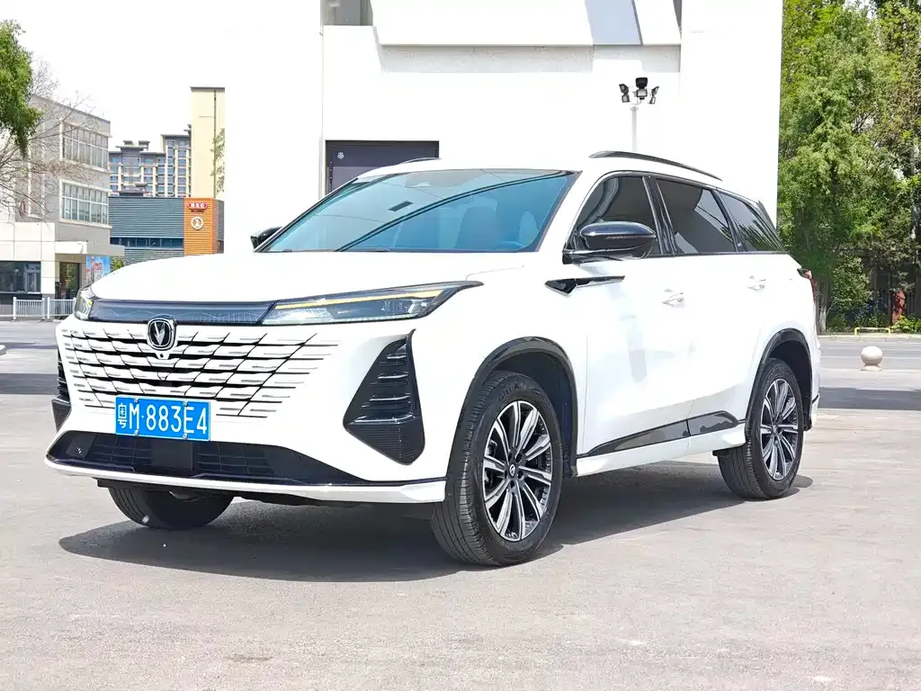 Changan CS75PLUS — фото 1