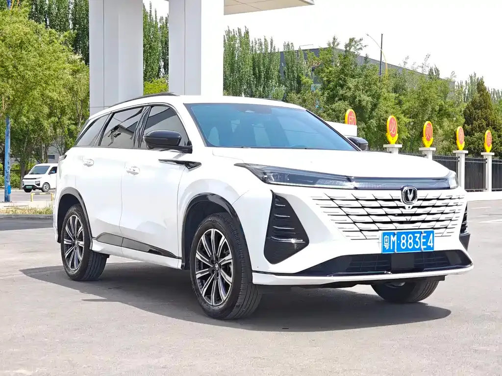 Changan CS75PLUS — фото 3
