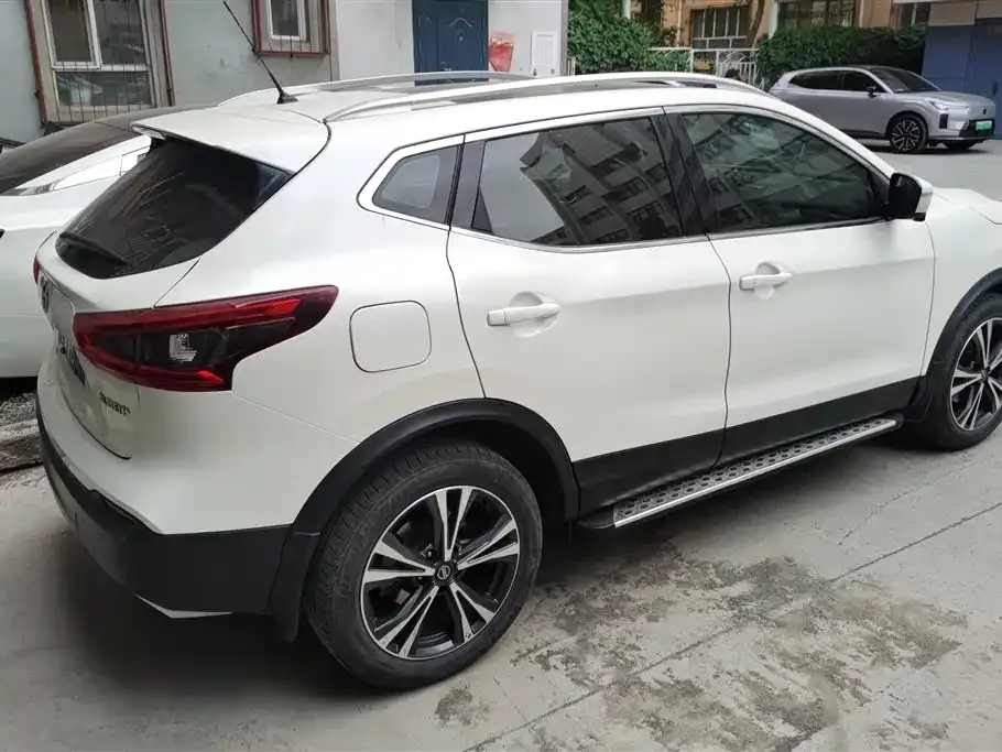 Nissan Qashqai — фото 6