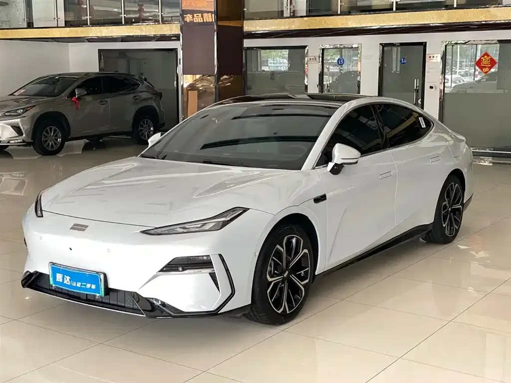 Geely Galaxy E8 — фото 1