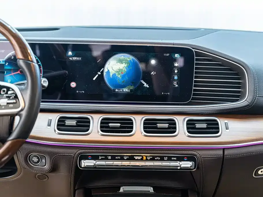 Mercedes-Benz GLS — фото 10