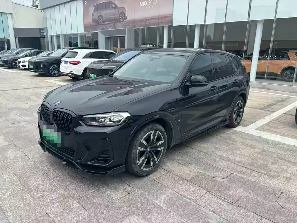 BMW iX3 — фото 1