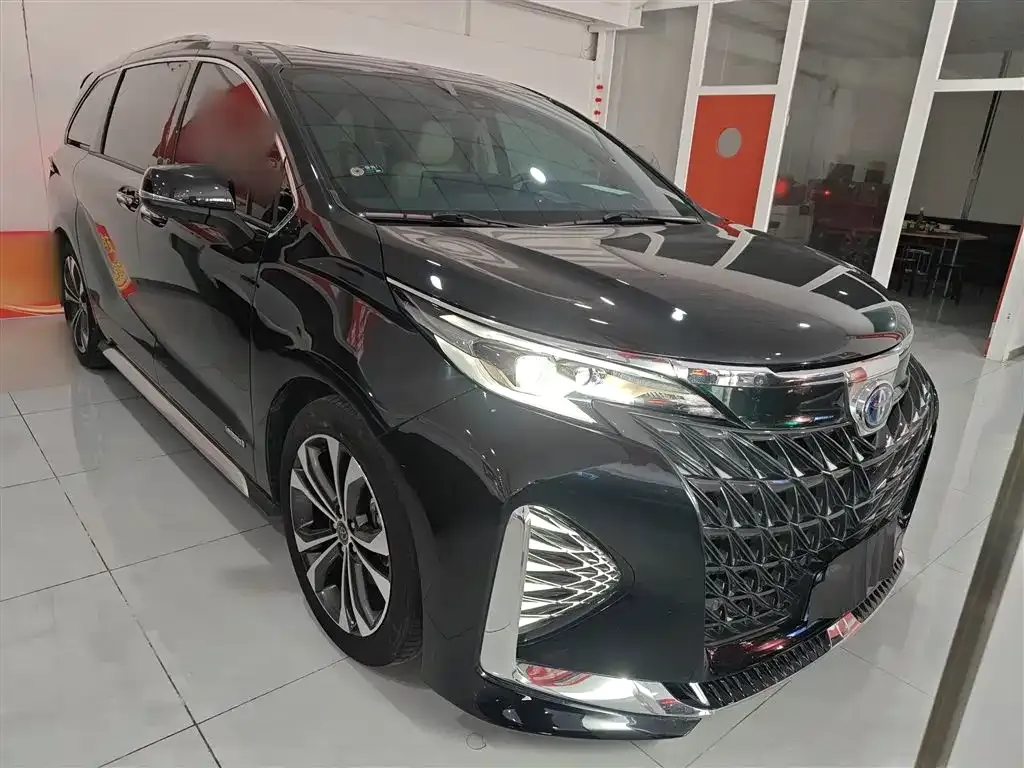 Toyota Granvia — фото 5